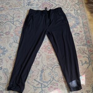 ALO Yoga Men's black pants
